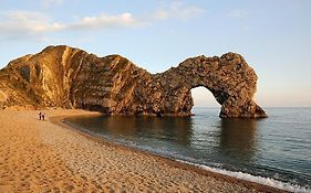 2-6 Guests Holiday Chalet In Durdle Door
